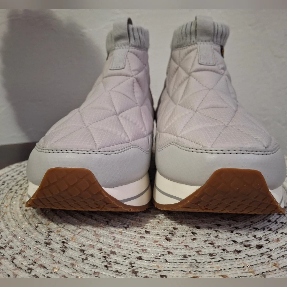 Teva Reember Quilted Gray Women's Ankle Winter Boots Size 9. - Picture 3 of 8